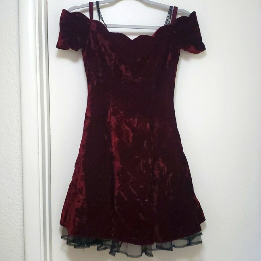 Vintage Roberta Red crushed velvet dress size Small 5/6 burgundy